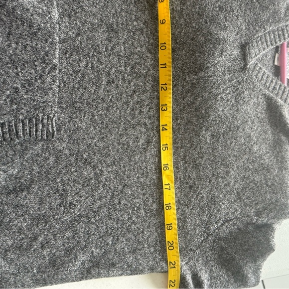 Market & Spruce Charcoal V-Neck Sweater with Pockets - Picture 5 of 6